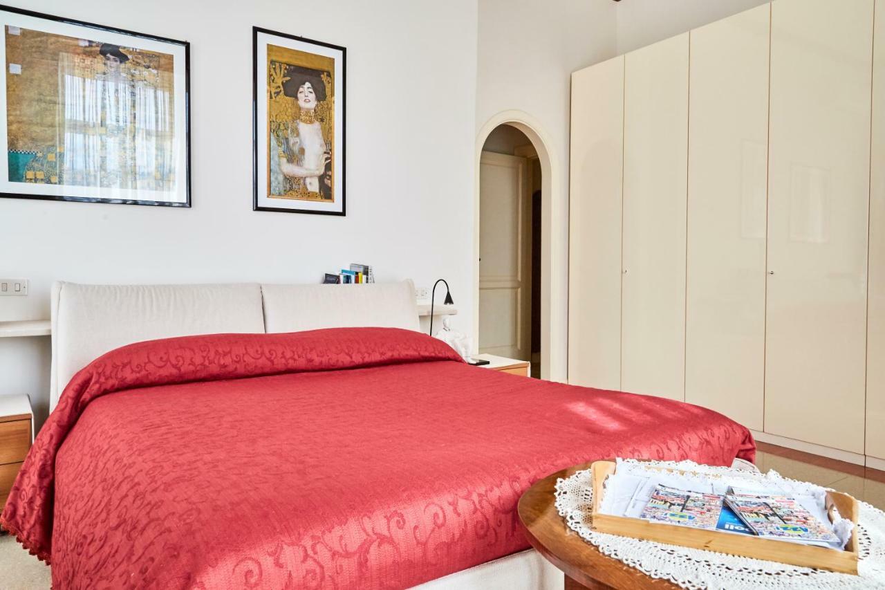 Suite Klimt P.Zza Amedeo Νάπολη Εξωτερικό φωτογραφία